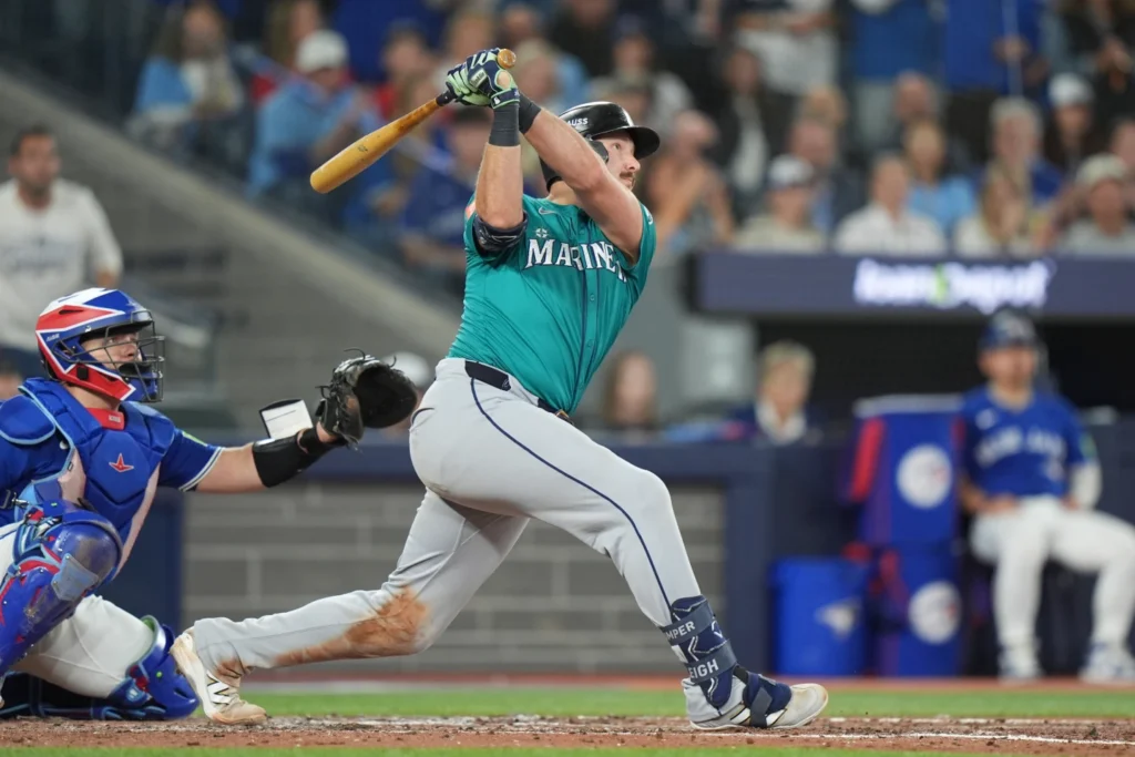 Raleigh pega jonrón, Polanco impulsa 2 carreras y Marineros vencen 3-1 a Blue Jays en primer partido de la ALCS
