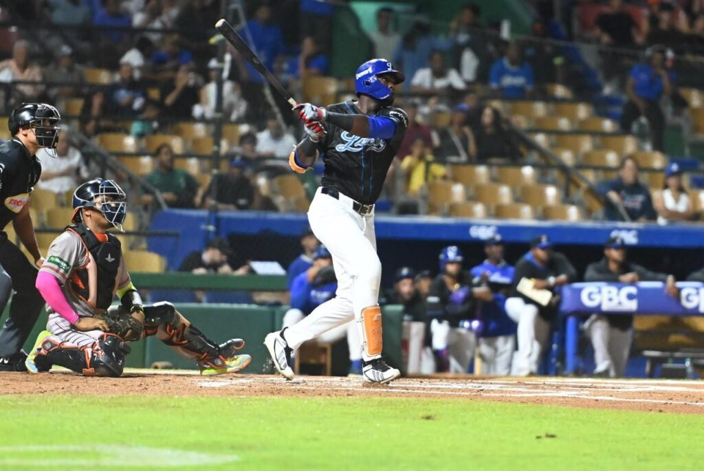 ¡El Licey no suelta la cima! Jonrones de Florial y Alcántara, las Águilas dejan a las Estrellas en un hit y el Escogido suma cinco en fila